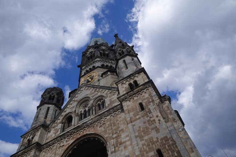 47 Kaiser-Wilheln-Gedächniskirche