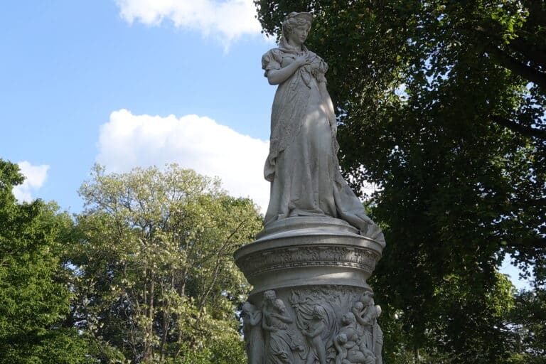 50 Luisen-Denkmal